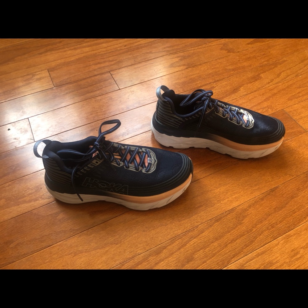 Hoka One One women’s Bondi 6 Size 6.5